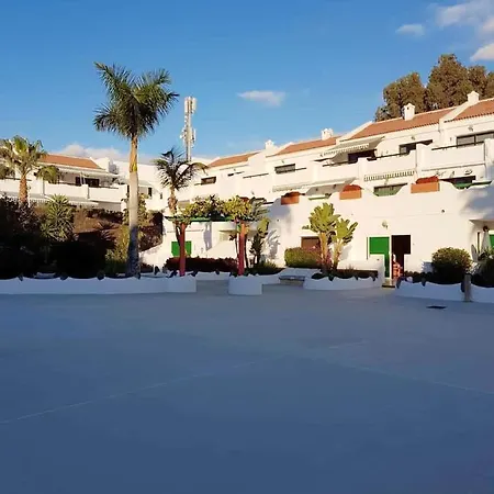 One Bedroom With Shared Pool Garden And Wifi At 1 Km Away From The Apartment *