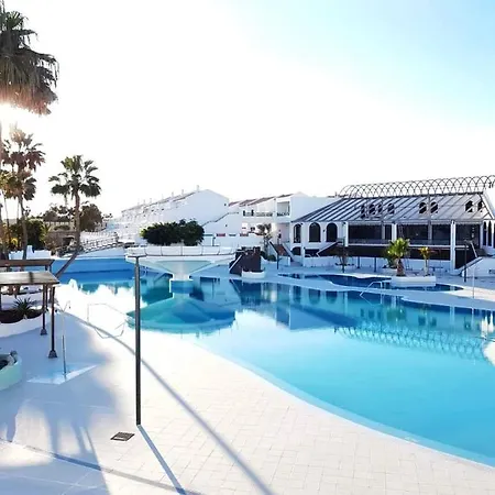 One Bedroom With Shared Pool Garden And Wifi At 1 Km Away From The * Costa Del Silencio